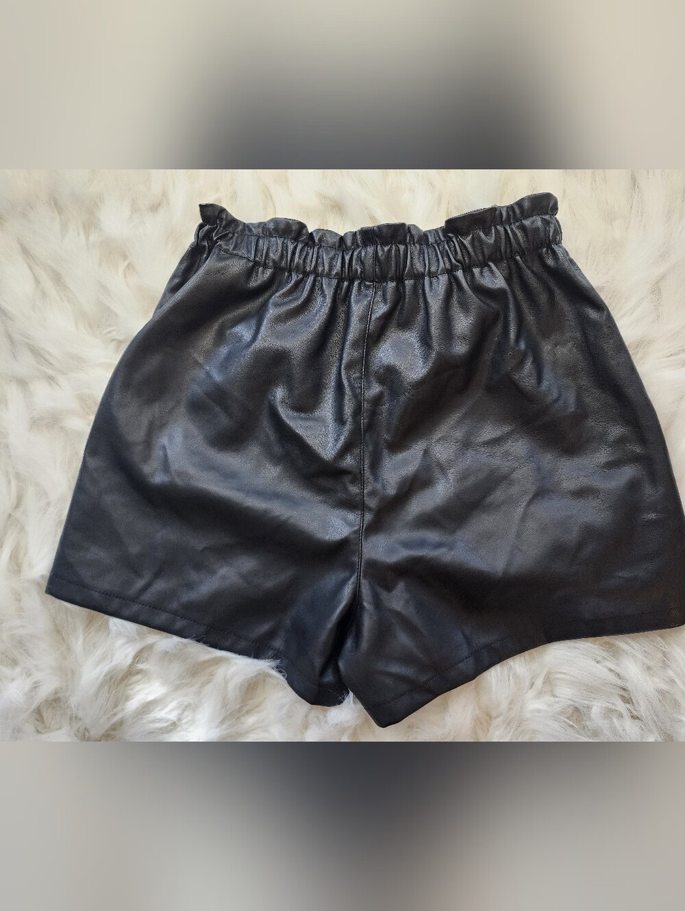 Steve Madden Black Faux Leather Paperbag Shorts Size M